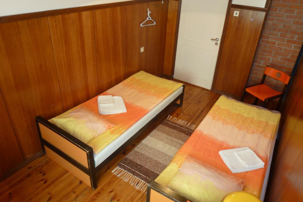 Kihelkonna Pastorate Guesthouse Room photo